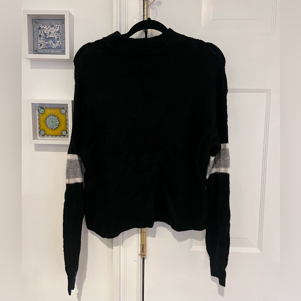 John & Jenn Black and Gray Women's Sweater